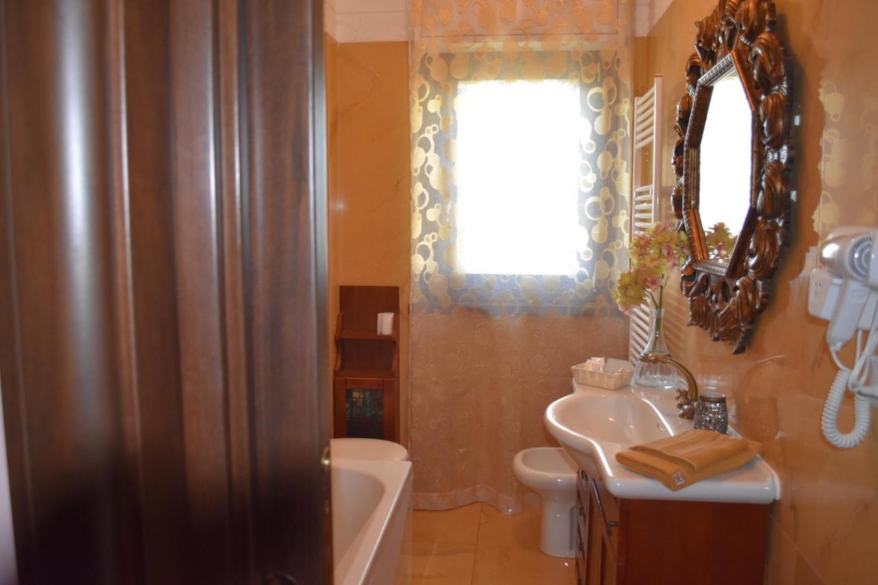 La Casa Di Tizio, Caio E Sempronio Affittacamere